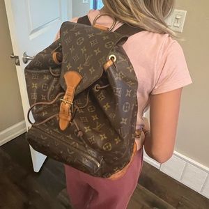 VINTAGE Louis Vuitton GM back pack…